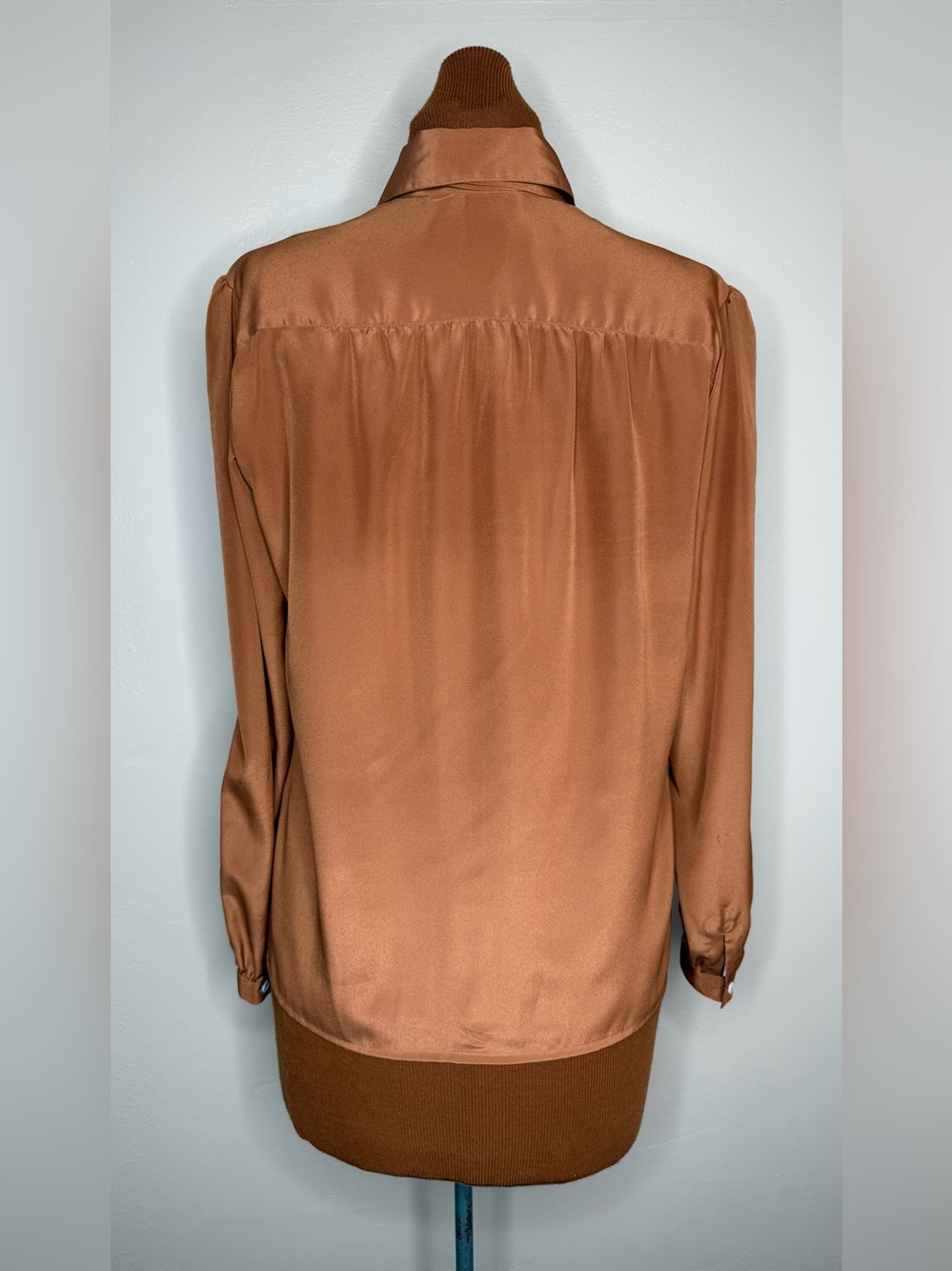 Neiman Marcus Jack Mulqueen Satin Tie-Neck Blouse Copper Brown Vintage Size 8 - Picture 2 of 10
